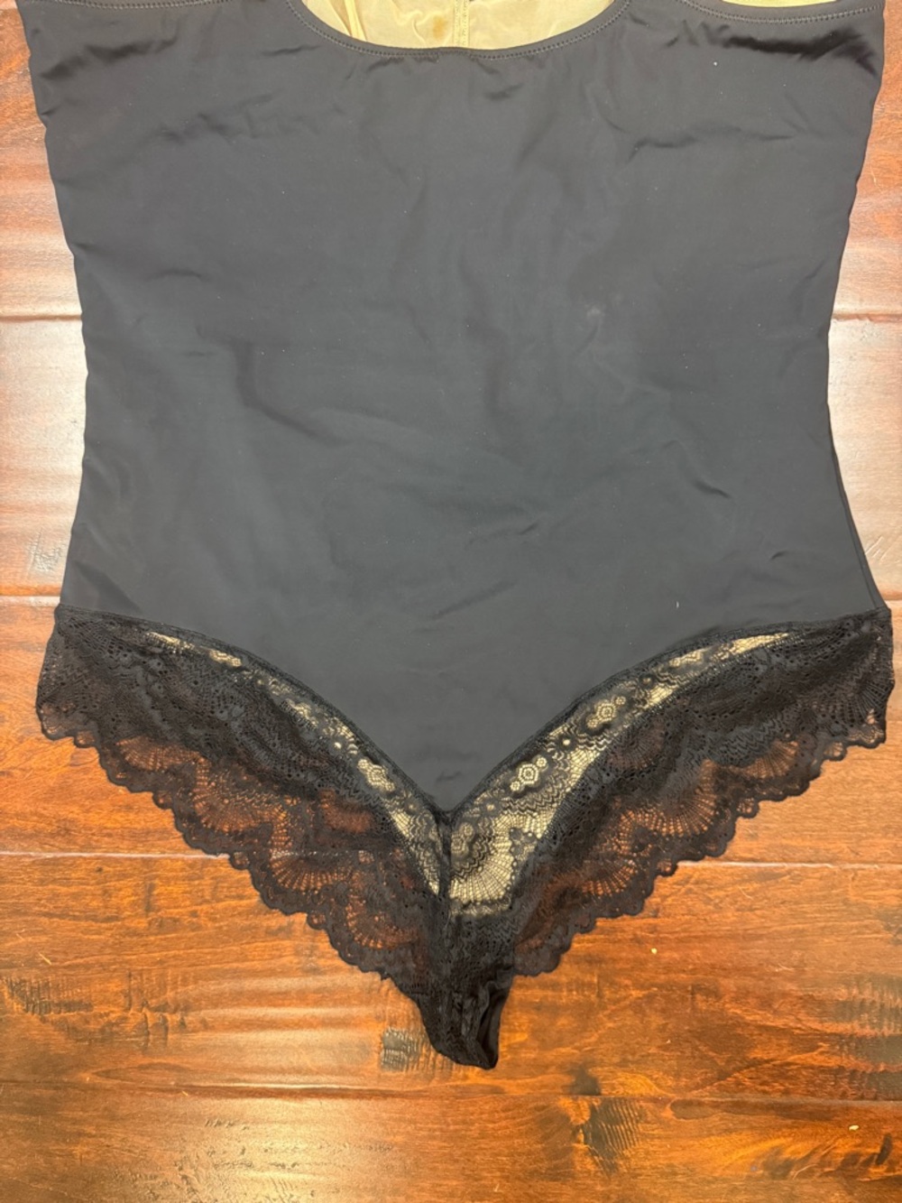 Pinsy Sculpting Lace Shapewear Bodysuit, 2X Long, Black, Light/Medium Tan Lining - Picture 8 of 10